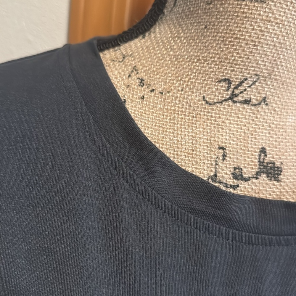 Like New! Shein Graphic T-Shirt with Mountain/Heart Design - Picture 3 of 8